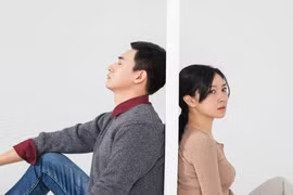 Lén lút vụng trộm sáu năm cứ ngỡ chồng không hề hay biết