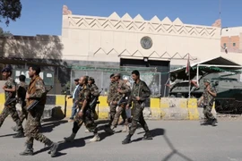 Sứ quán Mỹ ở Yemen bị tấn công, nhân viên bị bắt làm con tin