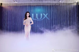 Vóc dáng gợi cảm của 'mỹ nhân Tân Cương' Địch Lệ Nhiệt Ba