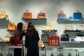 Tỷ phú Hong Kong bán đấu giá bộ sưu tập túi Hermès triệu USD
