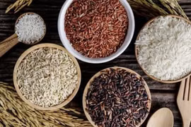 Muốn ăn cơm mà không sợ béo, bạn nên chọn 5 loại gạo này