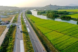 Quốc lộ hơn 4.400 tỷ hỏng nặng sau một năm khánh thành