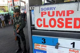 Sri Lanka ngừng bán xăng cho xe cá nhân