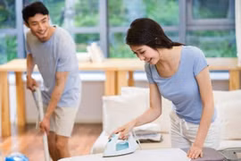 Hải Nam (Trung Quốc) vận động nam giới chia sẻ việc nhà với vợ