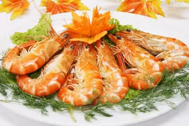 Ăn tôm mắc đúng 1 sai lầm này là mất sạch chất bổ