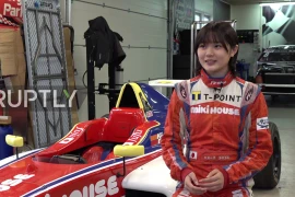 Nữ tay đua Nhật được mệnh danh là thần đồng lái xe