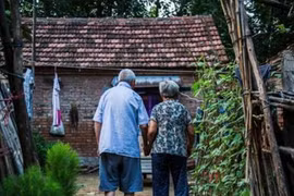 Tưởng con đi làm ăn xa, hóa ra đã chết trong bể phốt