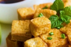 Rán đậu chớ cho ngay vào chảo, thêm 2 bước đậu vàng giòn, không bị nát