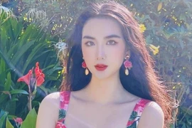 2 hot girl 9x vừa giàu, vừa đẹp, chăm chỉ tập gym