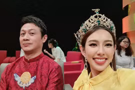 Hành động lạ MC Anh Tuấn khi chụp ảnh bên Thùy Tiên