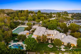 Dinh thự 15 triệu USD của bình luận viên huyền thoại Vin Scully