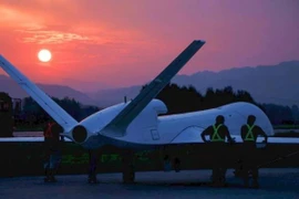 Trung Quốc lần đầu thử nghiệm tiêm kích không người lái 