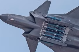 Tiêm kích J-20 của Trung Quốc mang theo được bao nhiêu tên lửa?