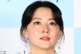 Bí quyết trẻ mãi không già của Lee Young Ae ở tuổi 51