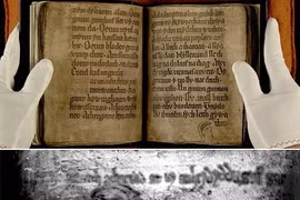 Khuôn mặt ma mị và ký tự kì bí ẩn giấu trong văn tự cổ