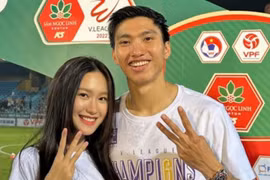 Nhà vô địch World Cup chúc mừng Đoàn Văn Hậu vô địch V-League 2022