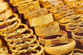 Giá vàng hôm nay 16/5: Kháng cự ở 'vùng an toàn'