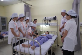 TPHCM: Gỡ vướng tình trạng thiếu hụt điều dưỡng 