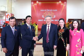 Bí thư Trung ương Đảng Nguyễn Hòa Bình chỉ đạo Đại hội Đảng bộ Bắc Giang