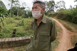 Kì lạ nghề nhặt phân “vua”