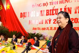 Bà Tòng Thị Phóng tham dự Đại hội đại biểu Đảng bộ tỉnh Hưng Yên