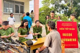 Đắk Lắk: Đổi gạo lấy vũ khí, vật liệu nổ, công cụ hỗ trợ và pháo 