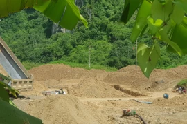Hòa Bình: Xây dựng công trình nông thôn mới bằng đất “lậu”?