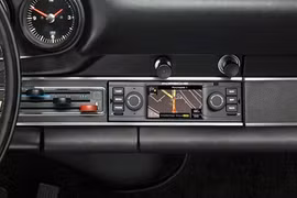 Porsche 911 cổ điển vẫn mang đậm tính hiện đại độc đáo