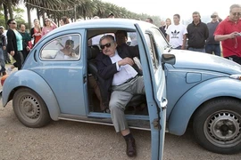 Ngỡ ngàng trước chiếc xe của tổng thống nghèo nhất thế giới?