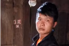 Bé gái dùng điện thoại quay hình 'yêu râu xanh' rồi báo công an