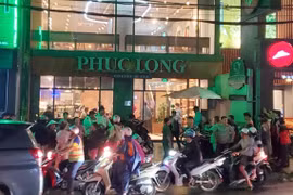 Gã đàn ông đâm chết người phụ nữ rồi tự sát ở TP HCM