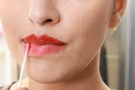 Video: 8 lợi ích thần kỳ của bông tăm trong việc làm đẹp