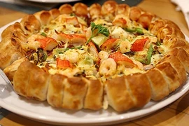 Video: Tiết lộ bí quyết làm pizza viền đôi ngon tuyệt