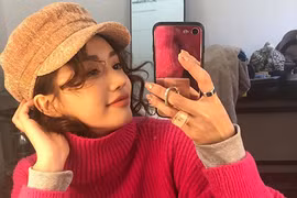 Video: 4 kiểu tóc đơn giản giúp bạn gái diện áo len xinh hơn