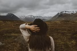 Video: Mình cứ yêu nhau bình yên thôi, chẳng cần phải hẹn thề!