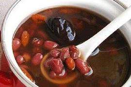 Video: Bài thuốc hạ huyết áp, bảo vệ tim hiệu quả từ đậu phộng