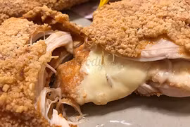 Video: Mẹo nhỏ giúp món gà rán phô mai thơm ngon nức mũi