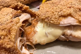 Video: Mẹo nhỏ giúp món gà rán phô mai thơm ngon nức mũi