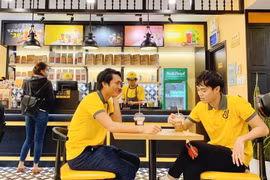 Đồ uống Văn Toàn, Tuấn Anh thích mê tại cà phê Ông Bầu