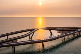 Fashion Voyage 5 và chuyến du hành tới 'vũ trụ thời trang' Sunset Town