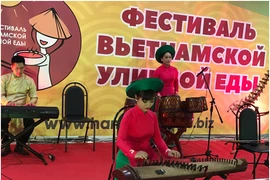 Thưởng thức hương vị Tết Việt trong lòng nước Nga