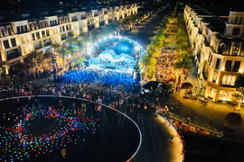 Sóng nhạc hòa nhịp sóng biển, MerryLand Quy Nhơn bùng nổ trong đêm nhạc