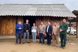 Bàn giao 10 ngôi nhà tình nghĩa cho người dân xã biên giới Na Ngoi