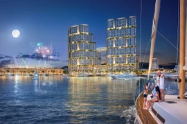 Sun Property: Khác biệt từ cú bắt tay với “người khổng lồ”