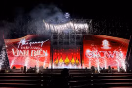 Hơn 8000 “chiến binh ánh sáng” bùng nổ tại lễ ra quân dự án Vinhomes Ocean Park 3 – The Crown