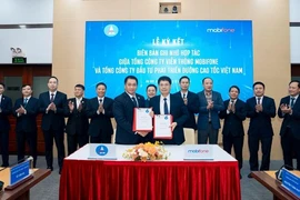 MobiFone ký biên bản ghi nhớ hợp tác với Tổng Cty ĐTPT đường cao tốc VN