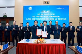 MobiFone ký biên bản ghi nhớ hợp tác với Tổng Cty ĐTPT đường cao tốc VN