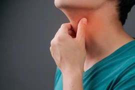 Khàn tiếng, ho nhiều... đi khám bất ngờ phát hiện mắc ung thư tuyến ức