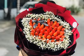 Ngỡ ngàng những bó hoa Valentine từ đồ ăn, chị em thích mê