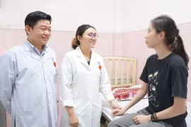 Cười nhiều về đêm tưởng "ma nhập" đi khám không ngờ mắc... viêm não tự miễn